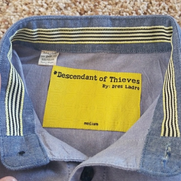 NWOT Descendent of thieves men's button down - Picture 2 of 2